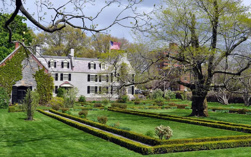 A view of Old House at Peace field