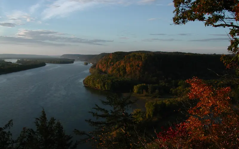 Scenic view of the steep bluffs adjacent to the Mississippi River as trees start to change color.