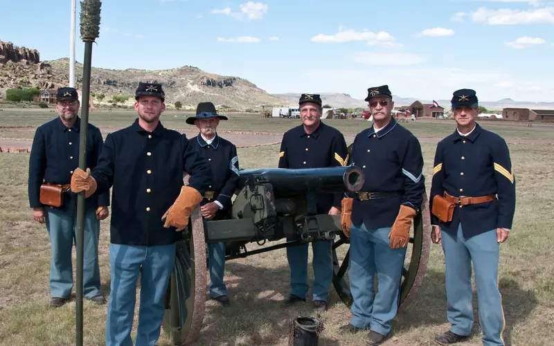 Artillery Crew stands at the ready