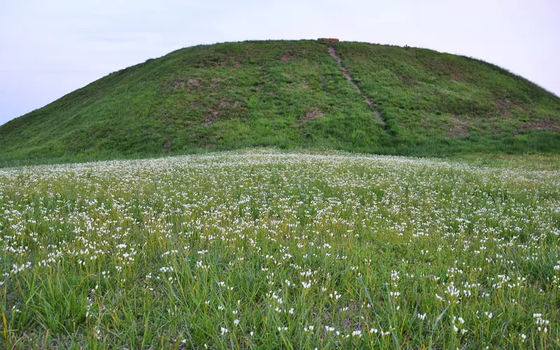 funeral mound