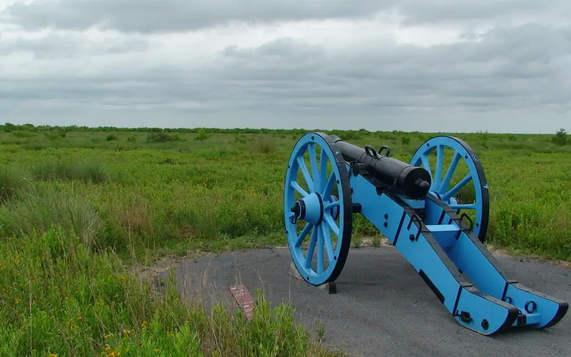 Mexican 8-pounder cannon on the battlefield.