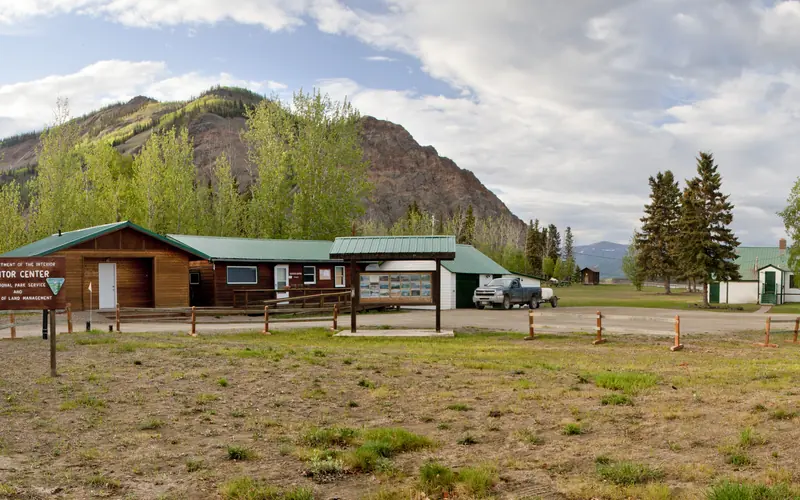 Eagle Visitor Center in front of Eagle Bluff